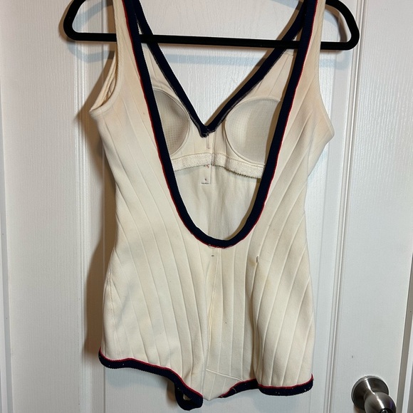 Vintage 1940s Swimsuit- Almart Intl Collection-Size 42- equivalent to size 10-12 - Picture 5 of 16